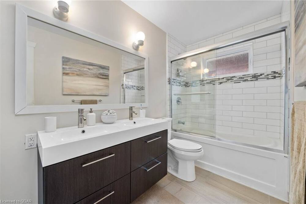 Photo of Bathroom in Rossmore