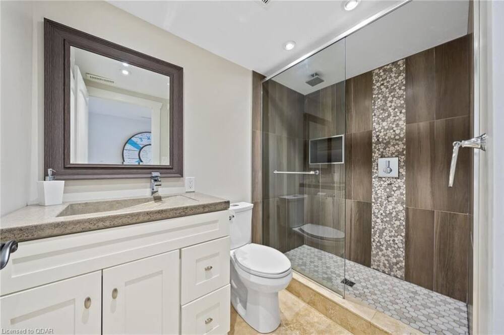 Photo of Bathroom in Rossmore