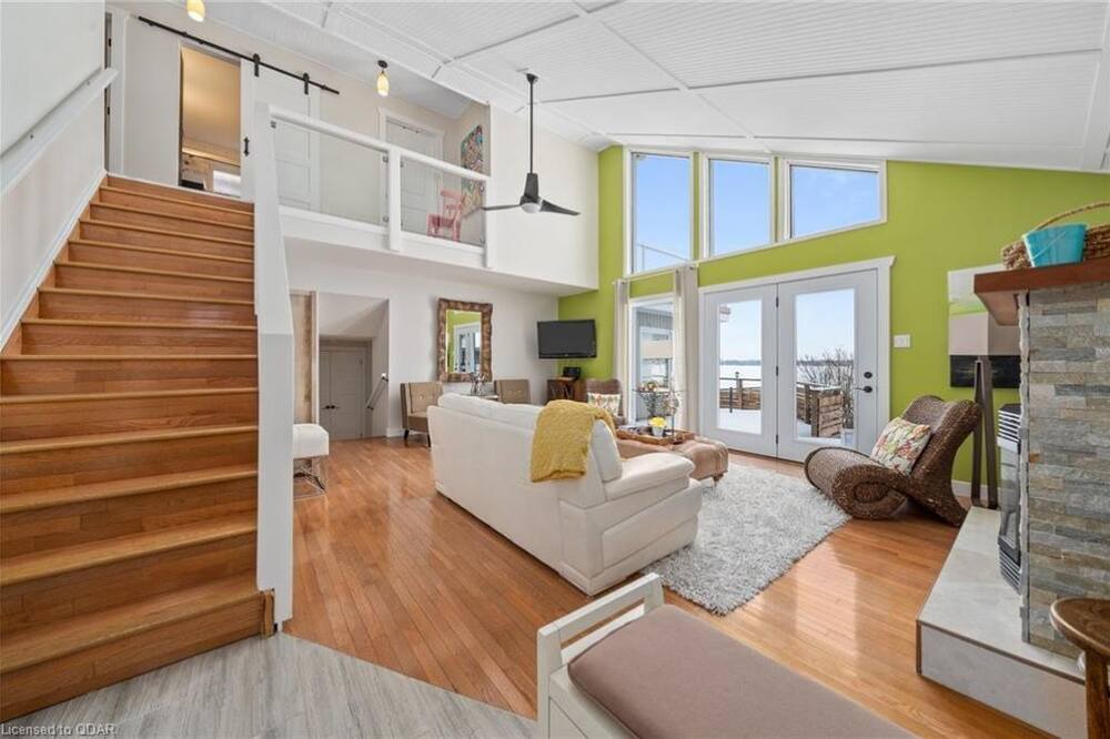 Photo of Livingroom in Rossmore