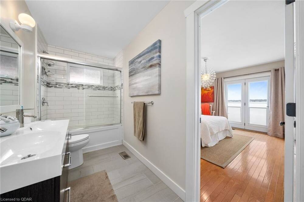 Photo of Bathroom in Rossmore