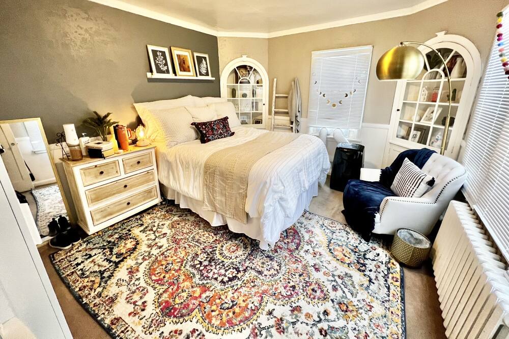 Photo of Bedroom in Logan