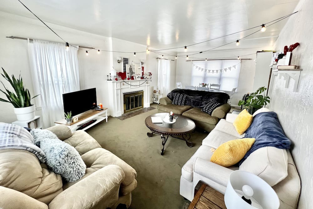 Photo of Livingroom in Logan