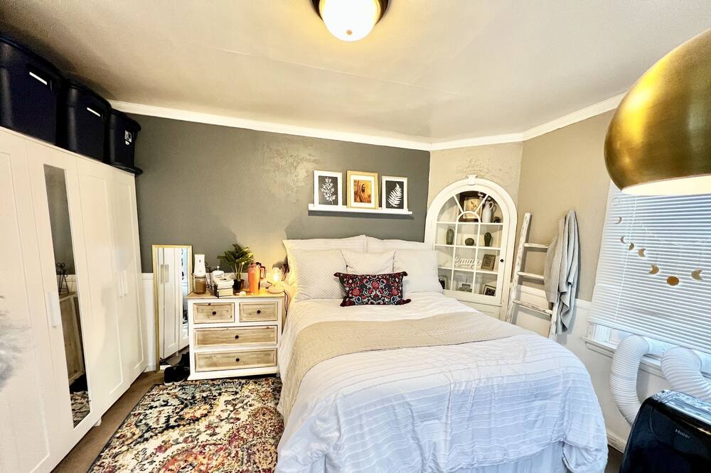 Photo of Bedroom in Logan