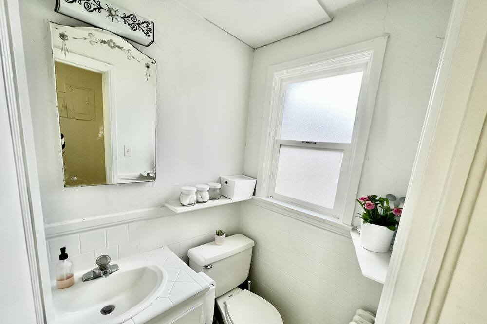 Photo of Bathroom in Logan