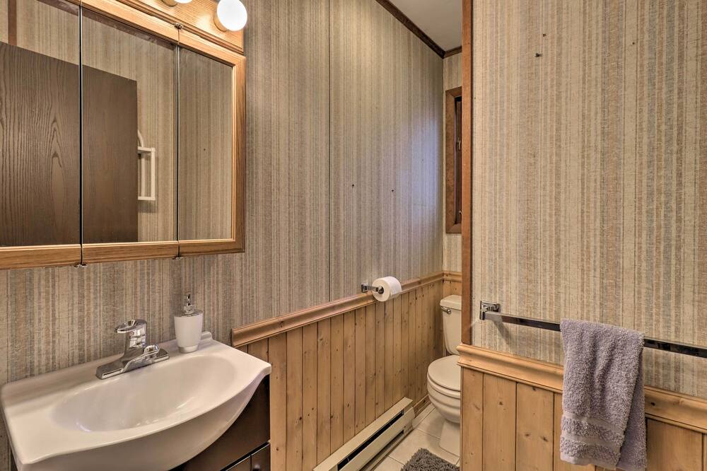 Photo of Bathroom in Blakeslee