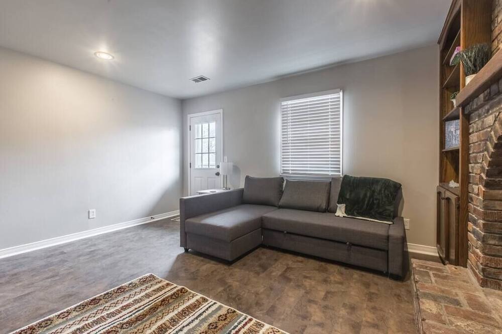 Photo of Livingroom in Parkville