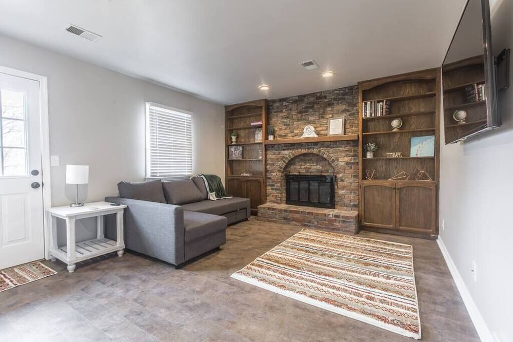 Photo of Livingroom in Parkville