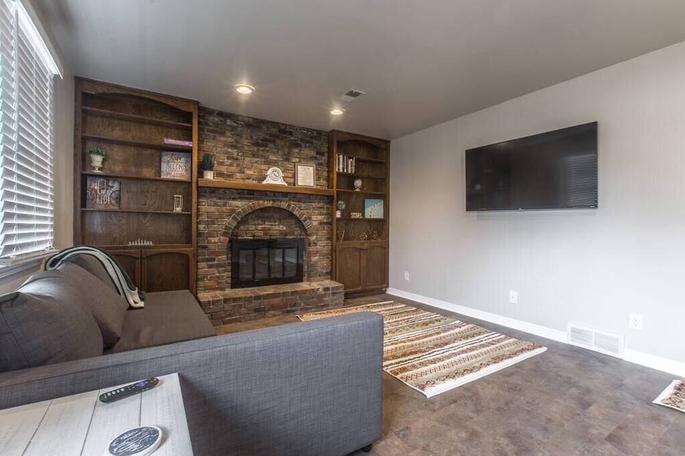Photo of Livingroom in Parkville