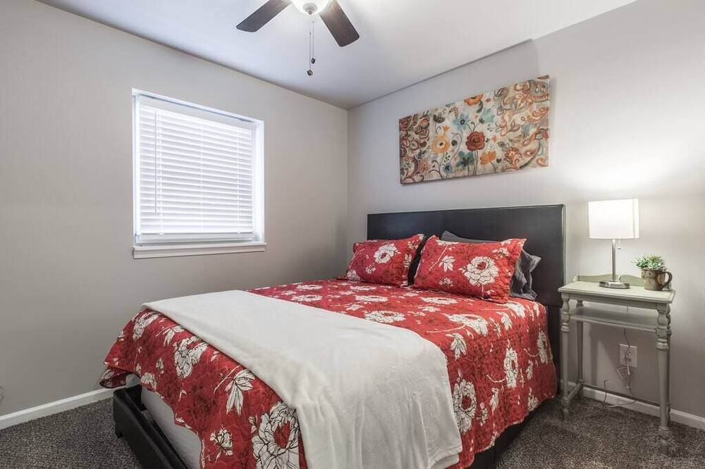 Photo of Bedroom in Parkville