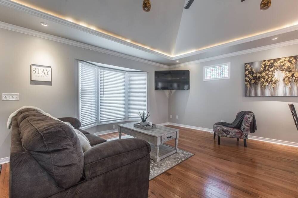 Photo of Livingroom in Parkville