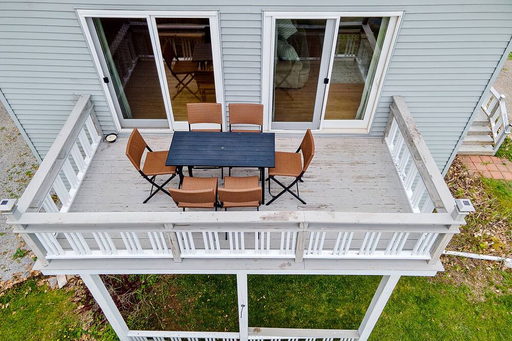 Photo of Patio Balcony in Wellesley Island