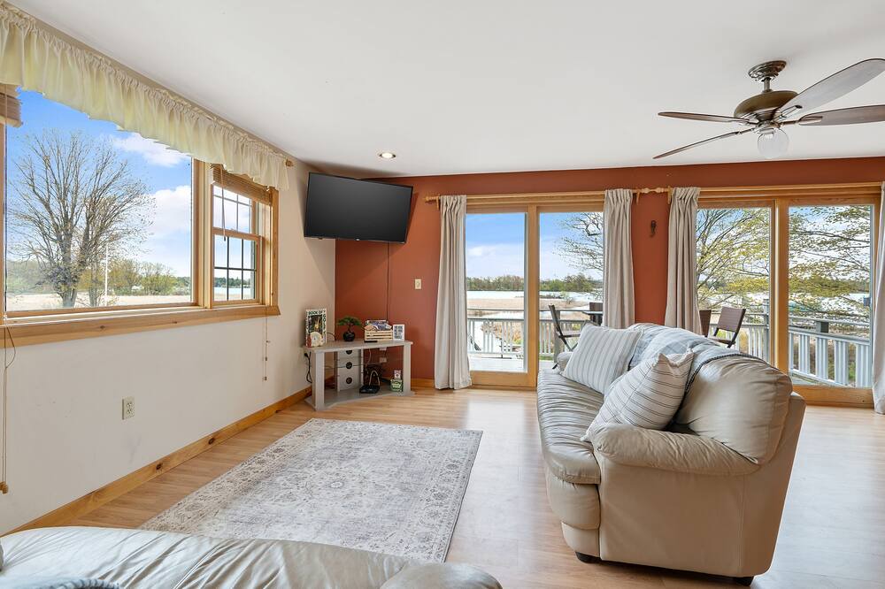 Photo of Livingroom in Wellesley Island