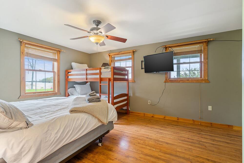 Photo of Bedroom in Wellesley Island