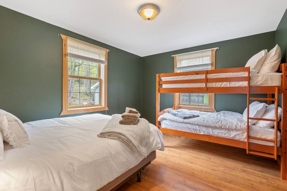 Photo of Bedroom in Wellesley Island