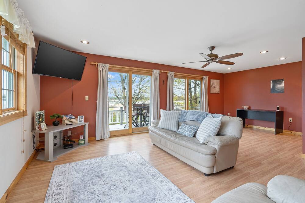 Photo of Livingroom in Wellesley Island