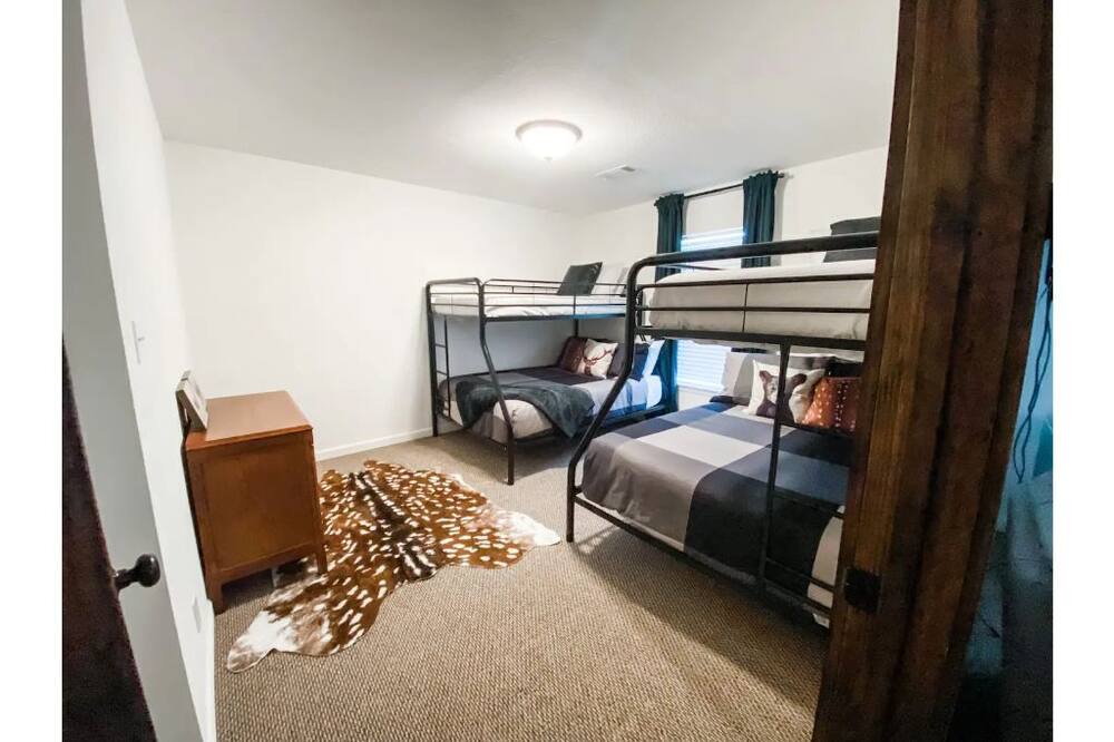 Photo of Bedroom in Bates