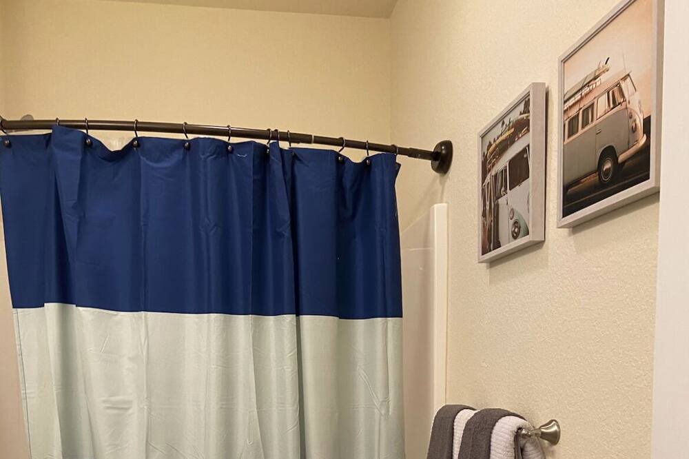 Photo of Bathroom in East Ocean View