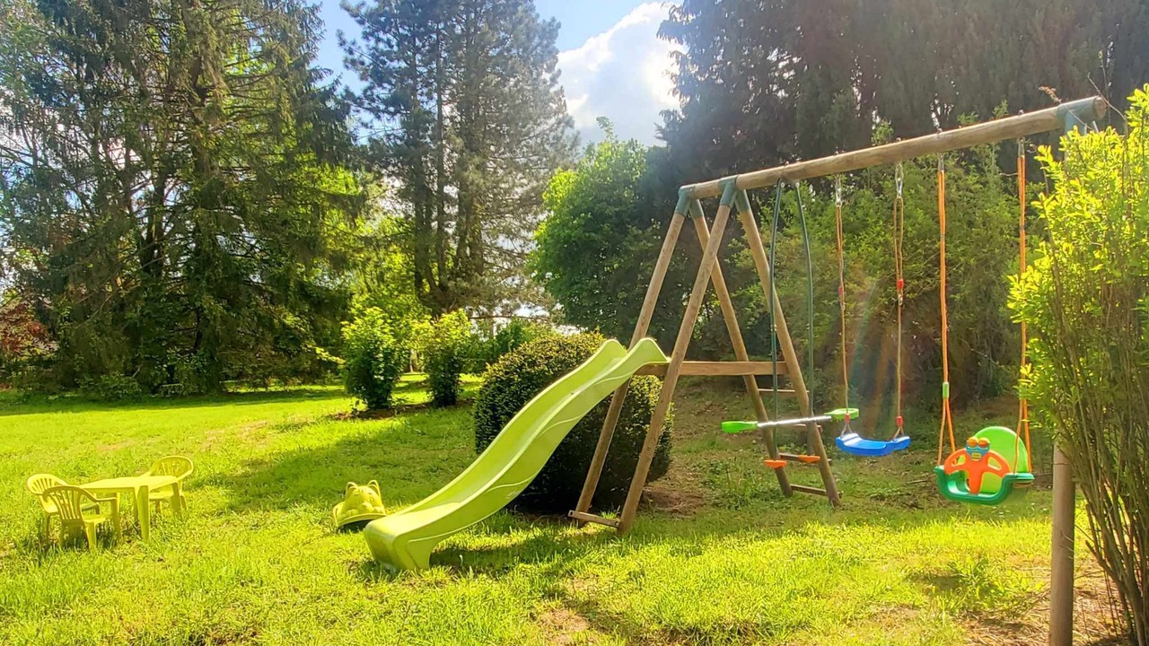 Photo of Others in Floyon