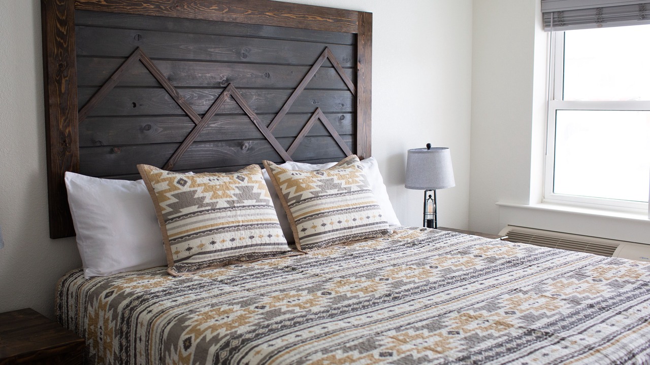 Photo of Bedroom in Encampment