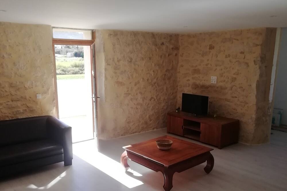Photo of Livingroom in Saint-Jean-de-Maruejols-et-Avejan