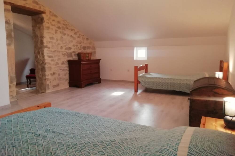 Photo of Bedroom in Saint-Jean-de-Maruejols-et-Avejan