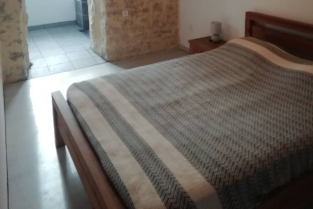 Photo of Bedroom in Saint-Jean-de-Maruejols-et-Avejan