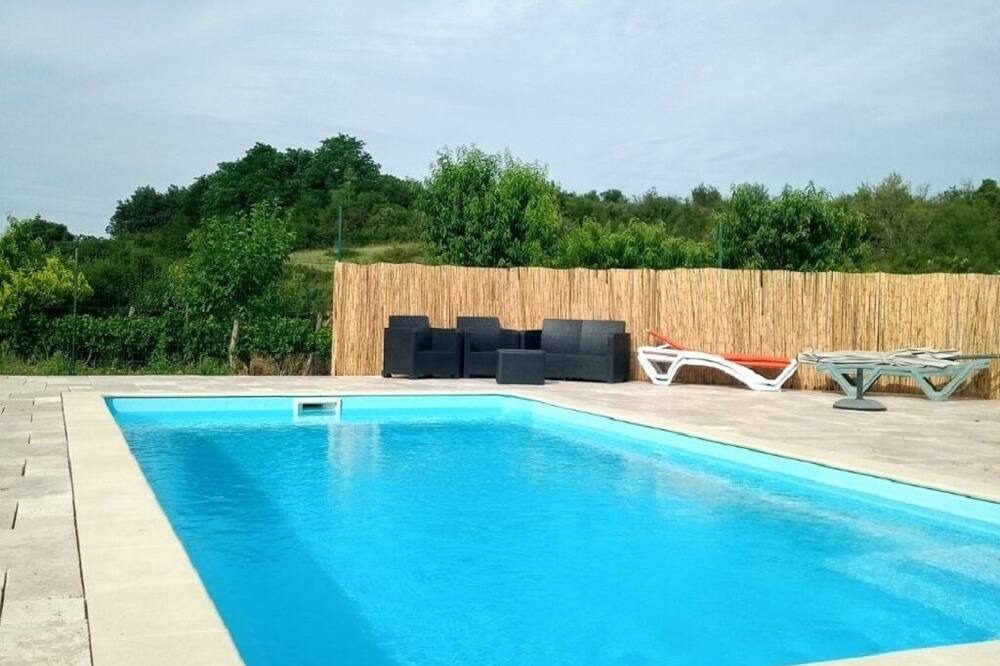 Photo of Outdoor in Saint-Jean-de-Maruejols-et-Avejan