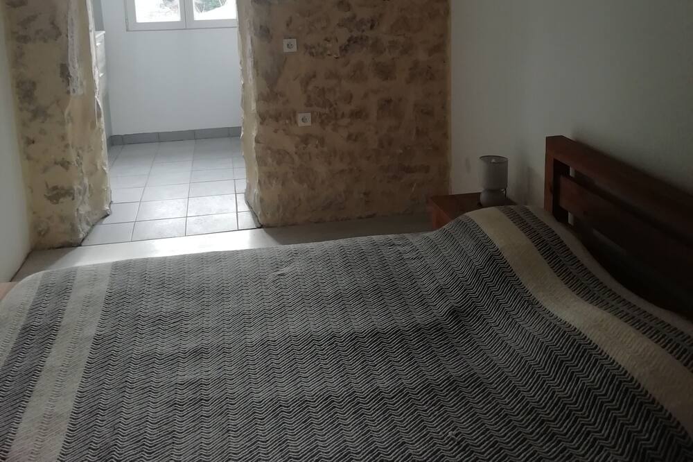 Photo of Bedroom in Saint-Jean-de-Maruejols-et-Avejan