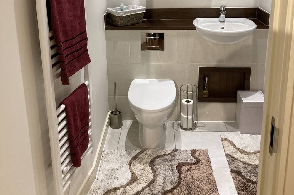 Photo of Bathroom in Waddon