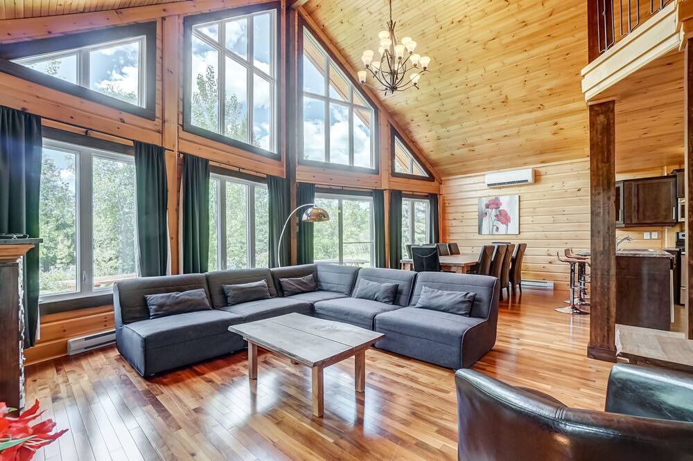 Photo of Livingroom in Cheneville