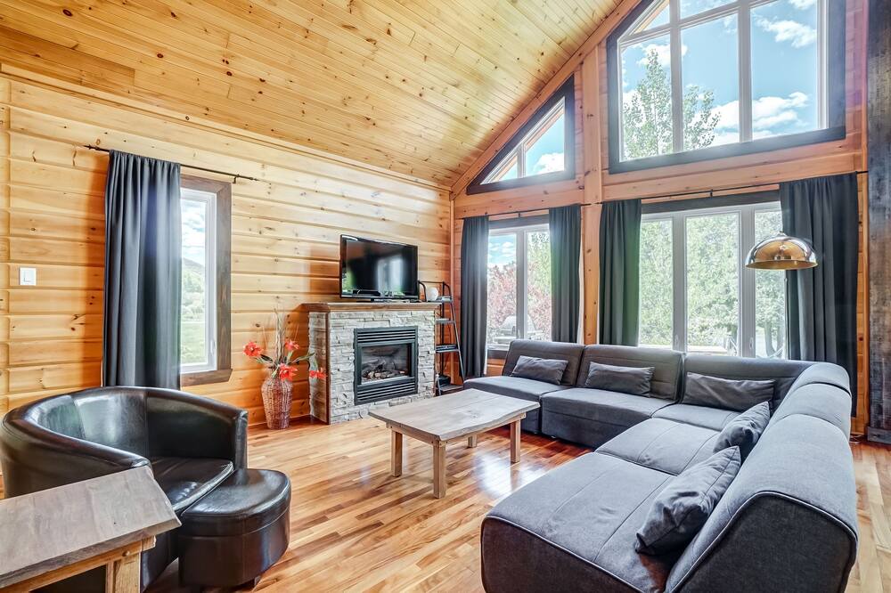 Photo of Livingroom in Cheneville