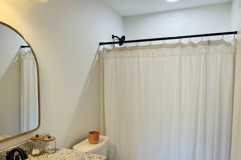 Photo of Bathroom in Gordonsville