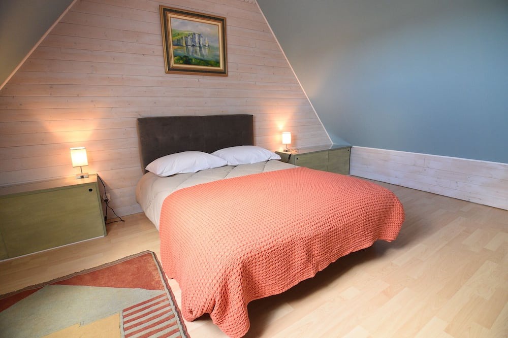 Photo of Bedroom in Greuville