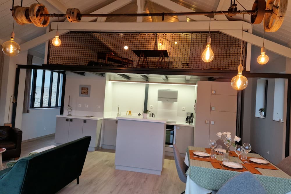 Photo of Others in Cellettes