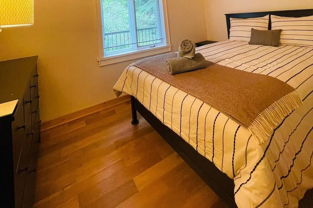 Photo of Bedroom in Bracebridge
