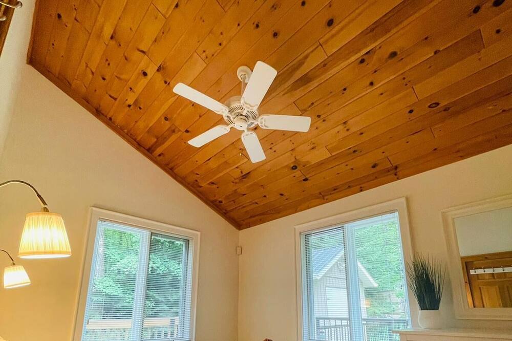Photo of Bedroom in Bracebridge