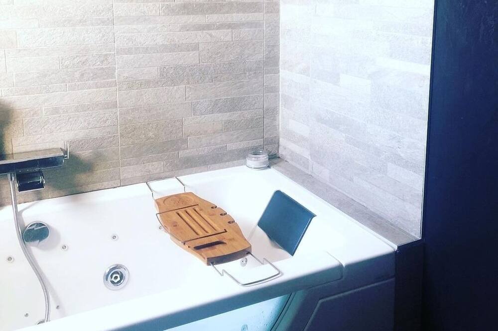 Photo of Bathroom in Vedene