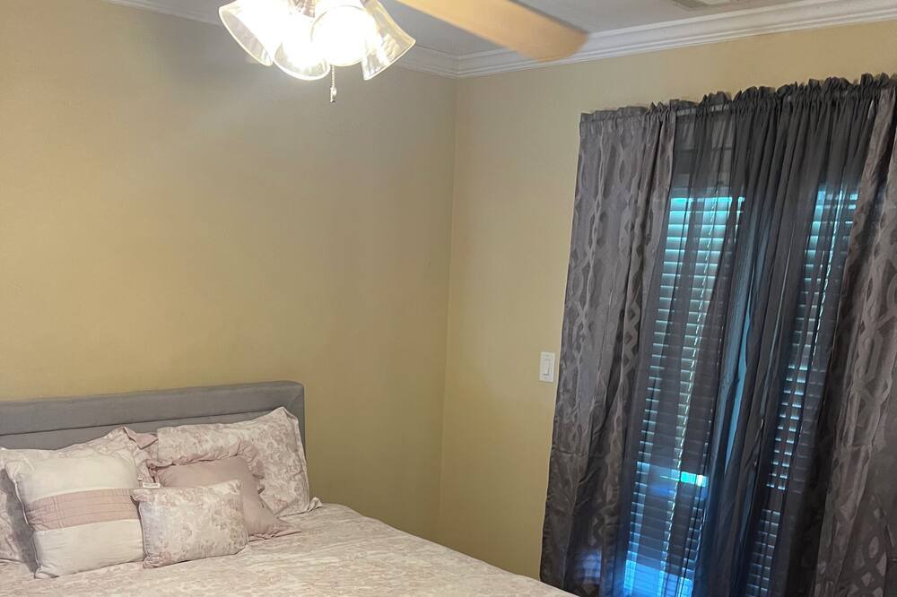 Photo of Bedroom in Lithonia