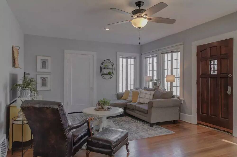 Photo of Livingroom in Joplin