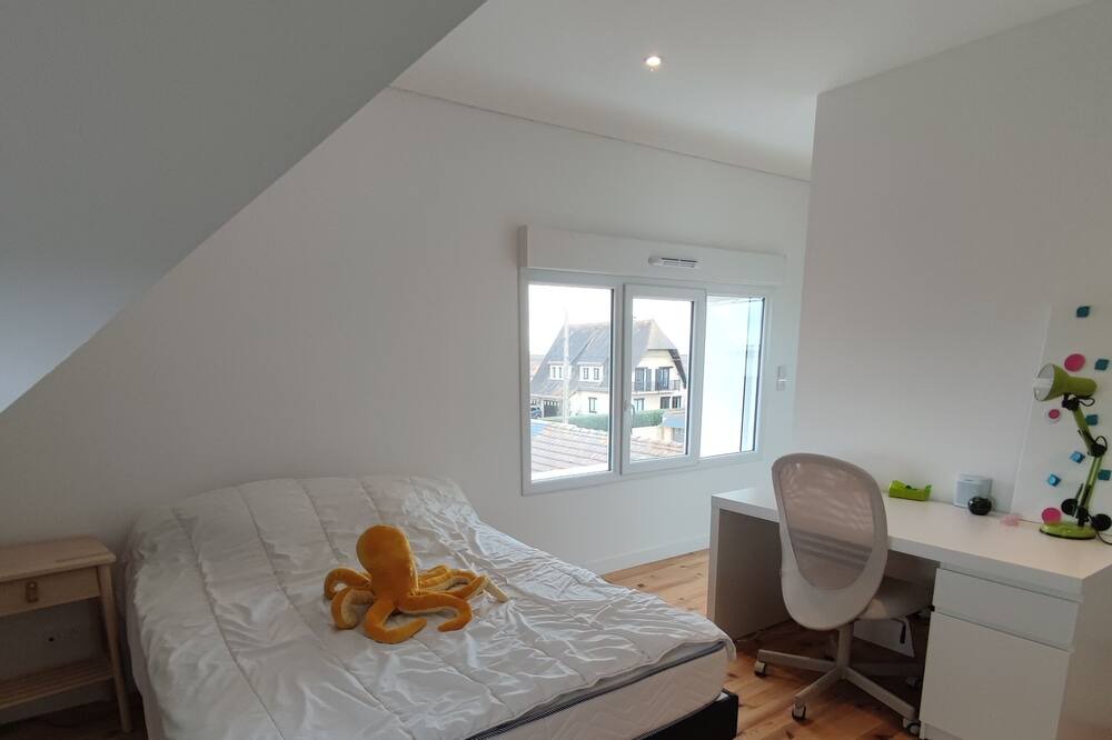 Photo of Bedroom in Luc-sur-Mer