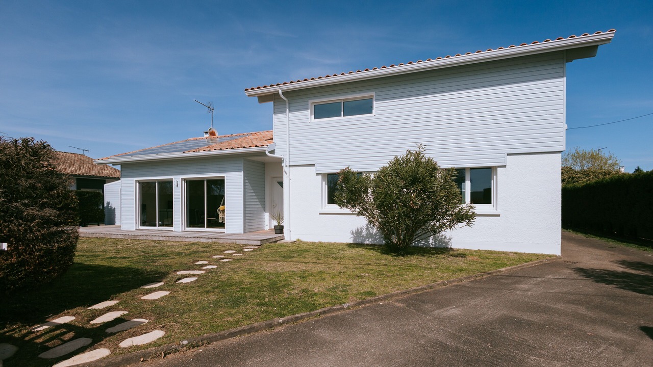 Photo of Outdoor in Begaar