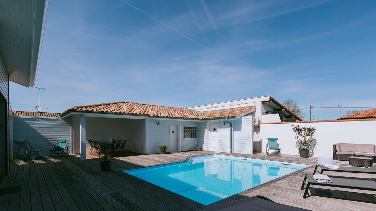 Photo of Outdoor in Begaar