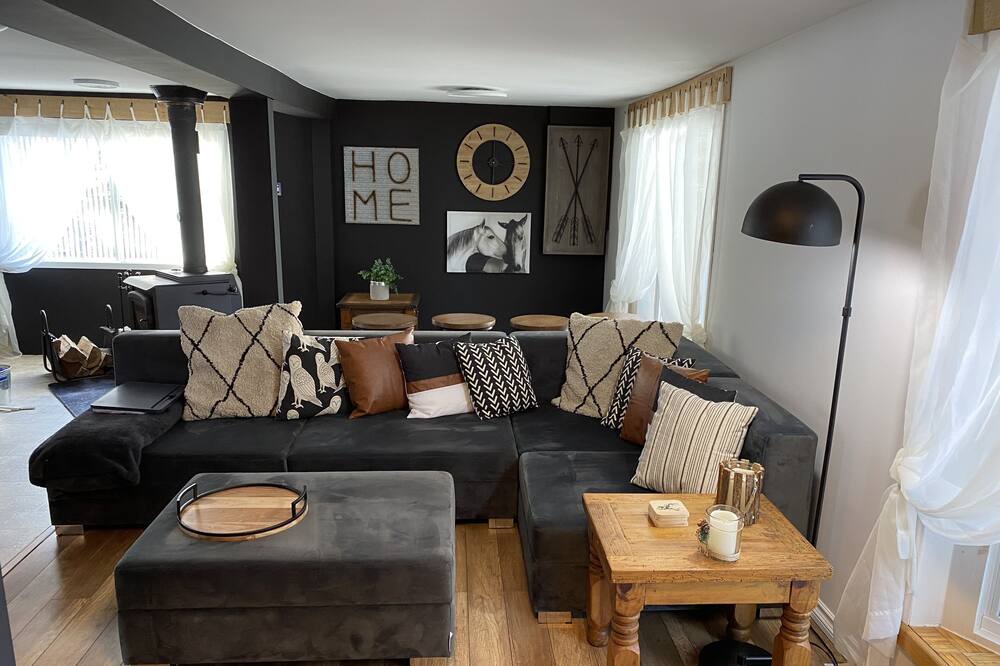 Photo of Livingroom in Saint-Alphonse-Rodriguez
