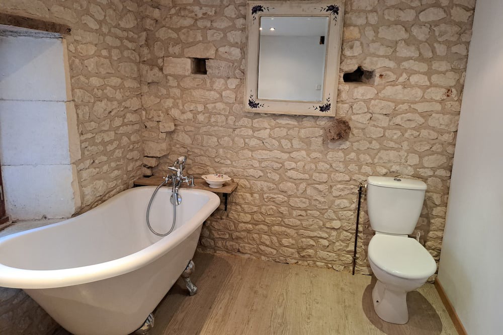 Photo of Bathroom in Champagnac