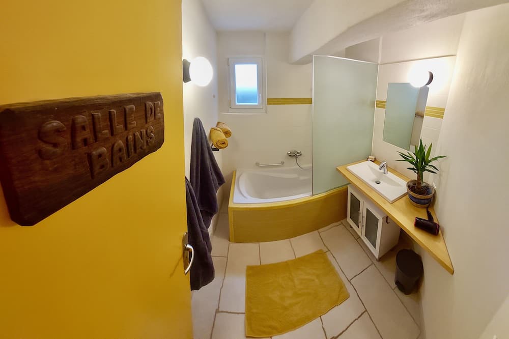 Photo of Bathroom in Saint-Martin-d'Ardeche
