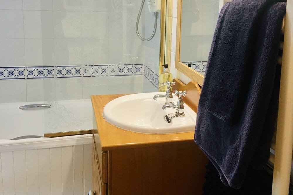 Photo of Bathroom in Shere