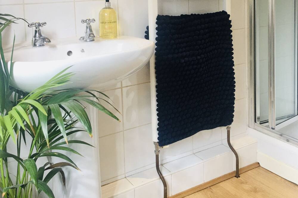 Photo of Bathroom in Shere