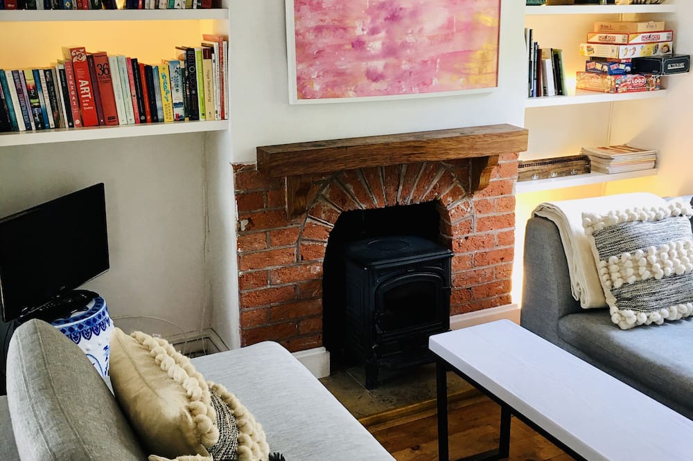 Photo of Livingroom in Shere