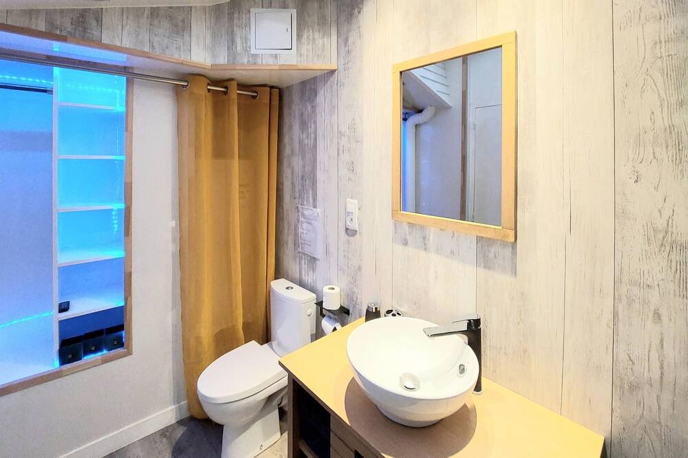 Photo of Bathroom in Dunkerque Centre