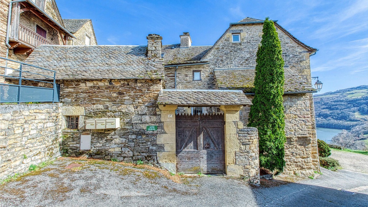 Photo of Buildings in Castelnau-de-Mandailles
